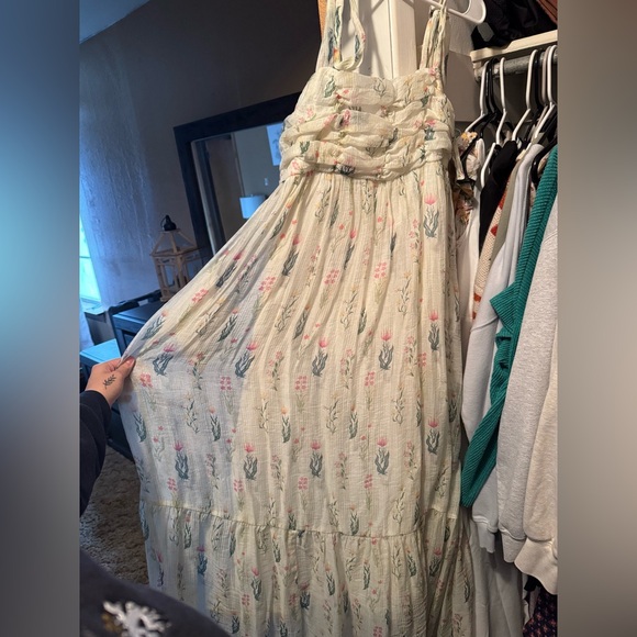 In Loom Floral Dress with pockets - Picture 3 of 5